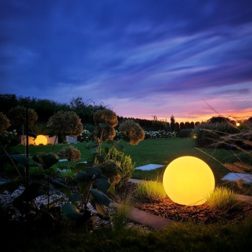 Lampa ogrodowa GLOBO, biała kula, stojąca, latarnia dekoracyjna LED, 60cm