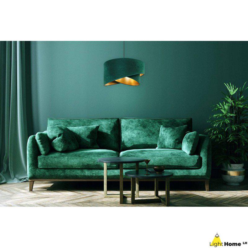 Wisząca Lampa z Welurowym Abażurem w Pomieszczeniu w Kolorze Butelkowej Zieleni Wisząca Lampa z Welurowym Abażurem w Pomieszczeniu w Kolorze Butelkowej Zieleni