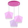 Lampa dziecięca z różową podsufitką i abażurami w kształcie diamentu w kolorach różu