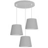 Jasnoszare abażury lampy 3-płomiennej wiszącej na okrągłej podstawie