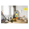 Stojąca Lampa z Materiałowym Abażurem Zaaranżowana w Dziecięcym Pokoju Stojąca Lampa z Materiałowym Abażurem Zaaranżowana w Dziecięcym Pokoju
