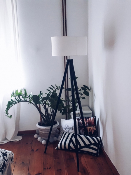 Lampa stojąca z abażurem drewniana led wiele kolorów