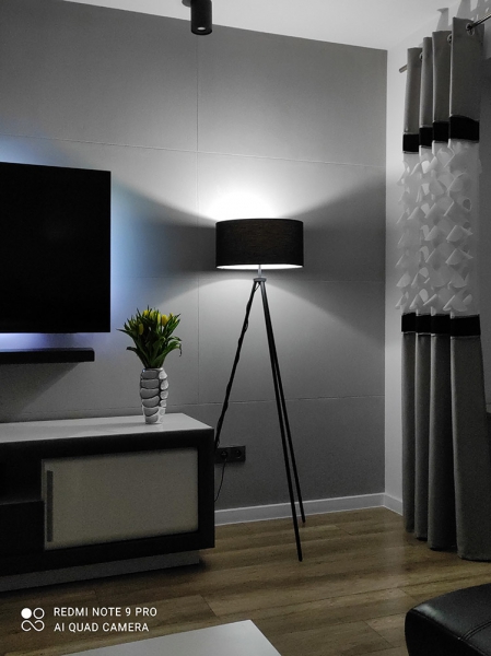 Lampa stojąca z abażurem trójnóg podłogowa