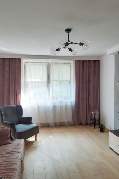 Nowoczesna lampa wisząca typu loft z kloszami ze szkła