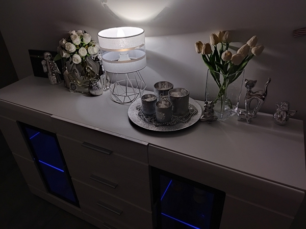 Lampka nocna stojąca typu loft z abażurem biurkowa
