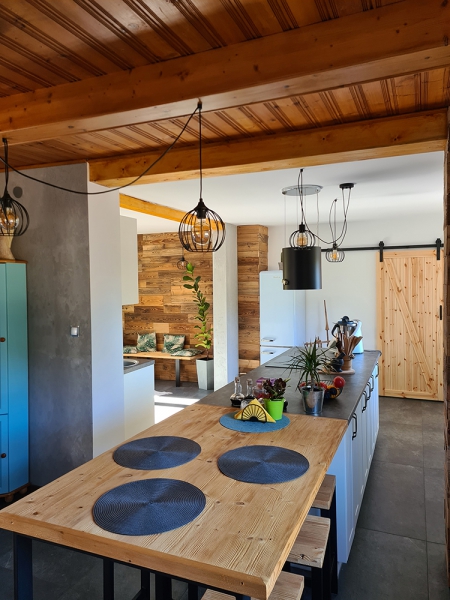Modernistyczna lampa z drucianymi kloszami w stylu loft