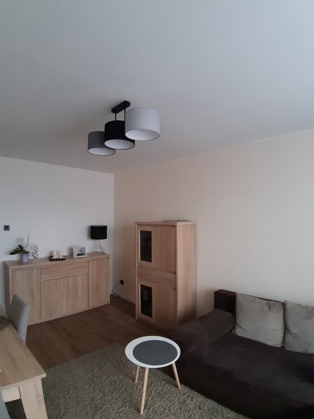 Stylowa lampa sufitowa wisząca z abażurami