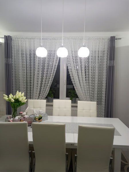 Lampa Wisząca na Listwie z Trzema Szklanymi Kloszami